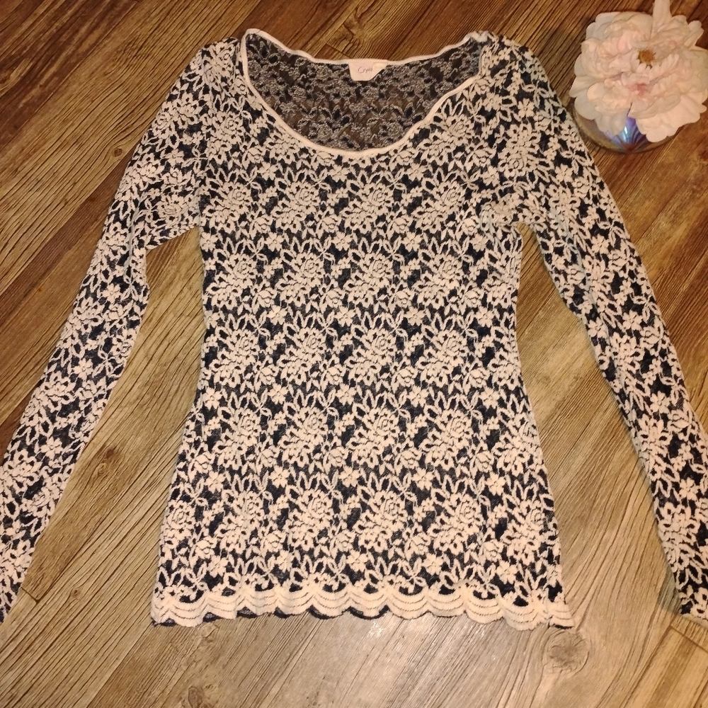 Crystal K lace long sleeve blouse